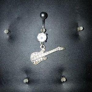 Guitar belly ring
